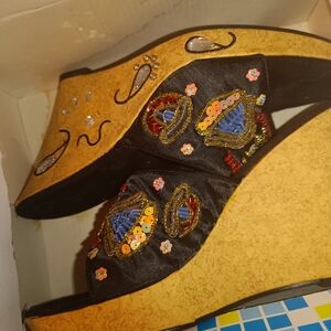 Rouge! Black and Gold Embroidered Wedges